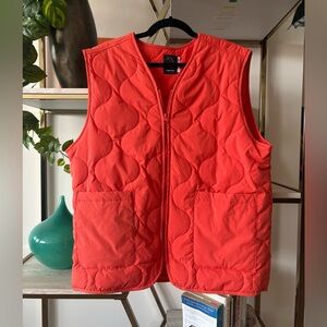(Oversized) Quilted Coral Vest.